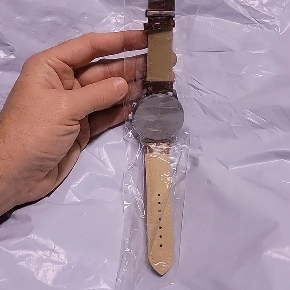 Geneva Brown Chronograph men's Leather Strap Watch. Never opened. NEW in Package - Picture 5 of 5